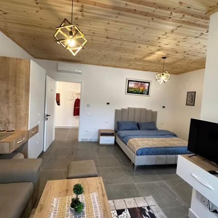 Qyteza Guest House & Camping Шкодер Екстер'єр фото