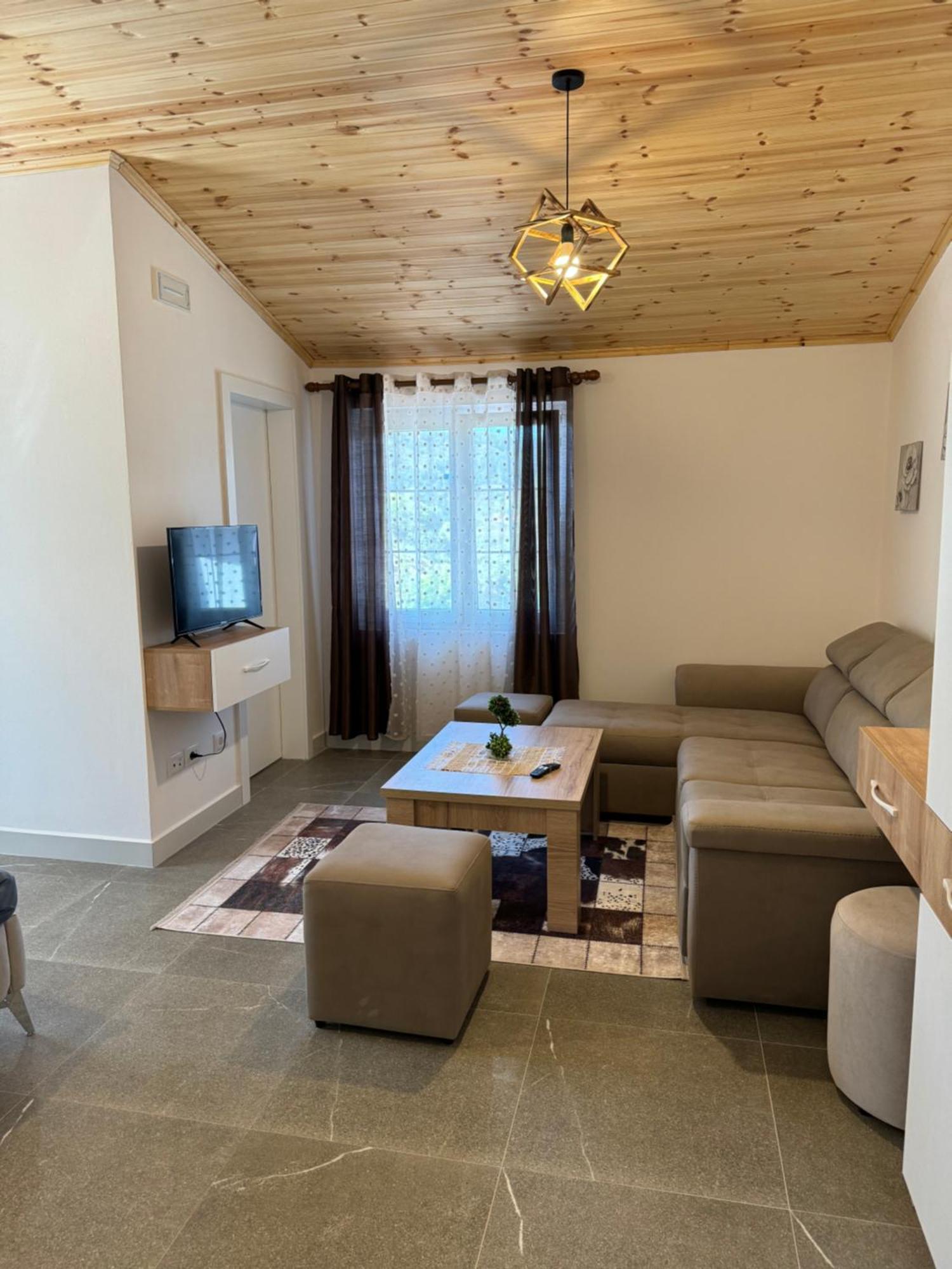 Qyteza Guest House & Camping Шкодер Екстер'єр фото