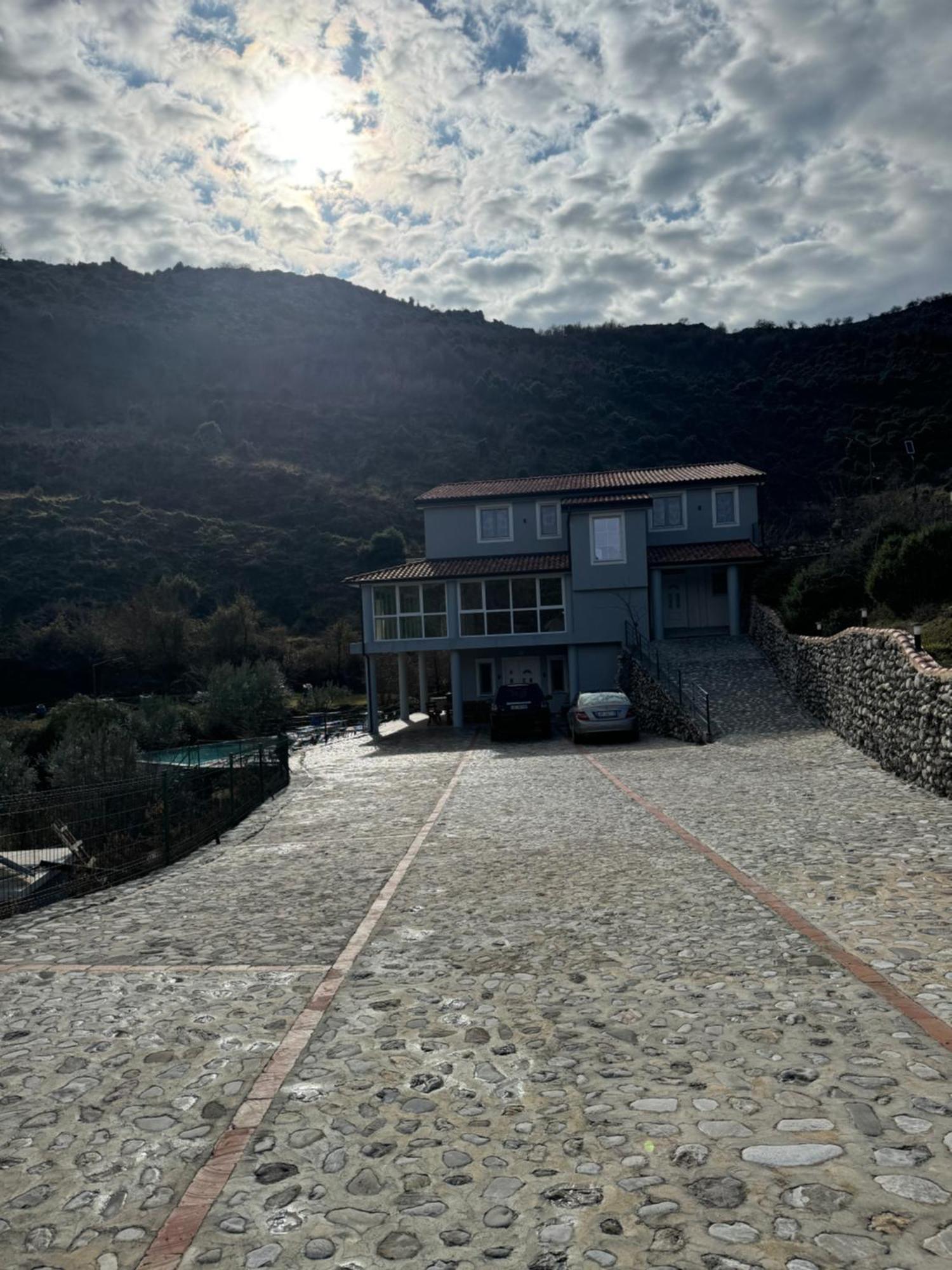 Qyteza Guest House & Camping Шкодер Екстер'єр фото